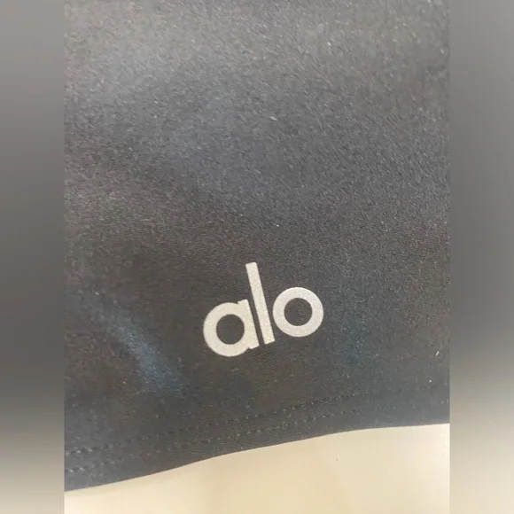 Alo Airlift Take Charge Bra // Black - Picture 7 of 9